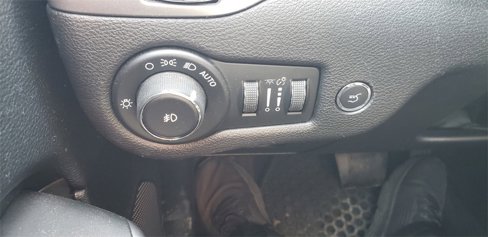 Used 2019 Jeep Cherokee Limited w/ Technology Group image 22
