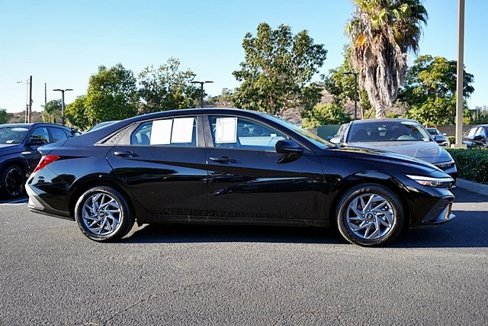 Certified 2024 Hyundai Elantra SEL image 7