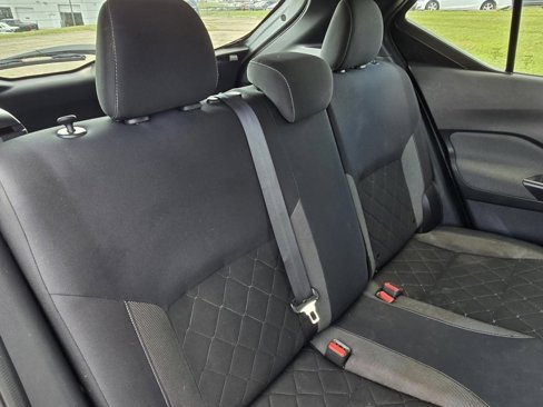 Used 2019 Nissan Kicks S image 15