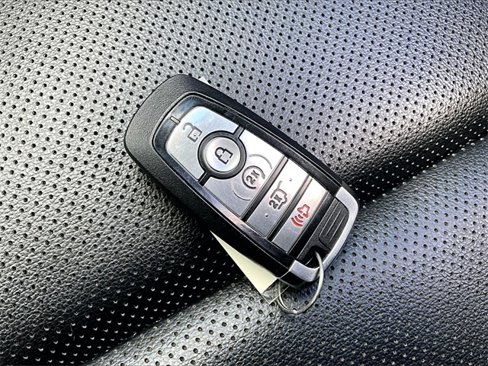 Used 2022 Ford Escape SEL image 11