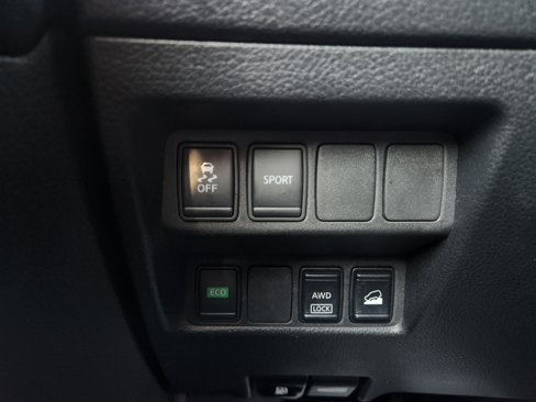 Used 2015 Nissan Rogue SV image 14
