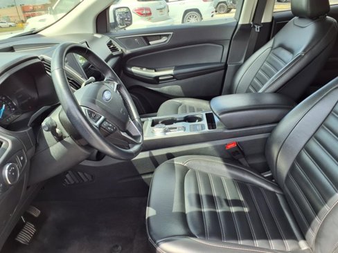 Used 2022 Ford Edge SEL image 9
