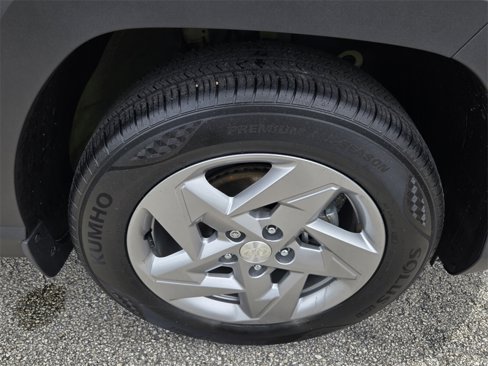Certified 2024 Hyundai Kona SE image 16