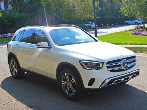 Used 2021 Mercedes-Benz GLC 300 4MATIC w/ Premium Package image 3