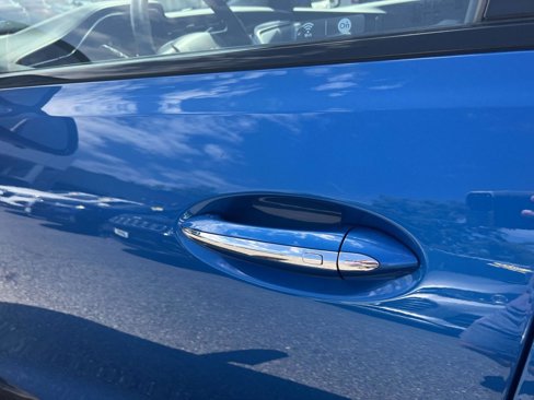 Used 2022 Chevrolet Bolt EUV Premier w/ Sun & Sound Package image 9