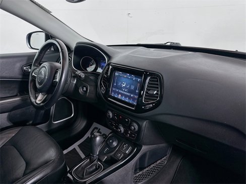 Used 2018 Jeep Compass Limited w/ Navigation Group image 29