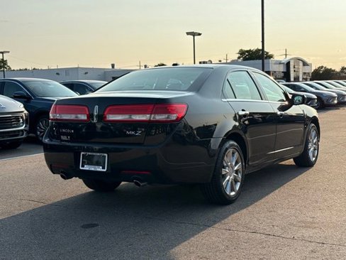 Used 2010 Lincoln MKZ image 3