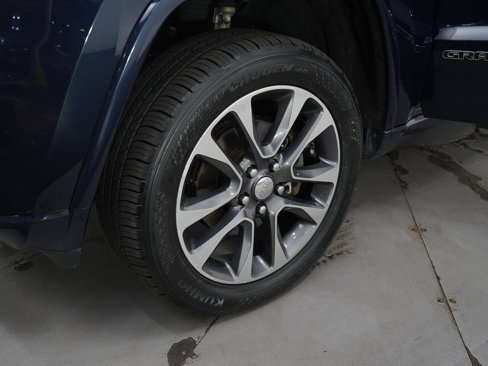 Used 2017 Jeep Grand Cherokee Overland image 26