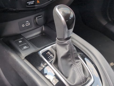 Used 2022 Nissan Rogue Sport SV image 18