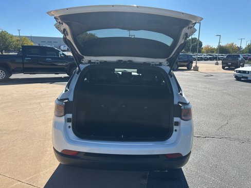 Used 2022 Jeep Compass Altitude image 17