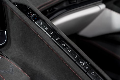 Used 2023 Chevrolet Corvette Stingray Premium Conv w/ Z51 Performance Package image 27