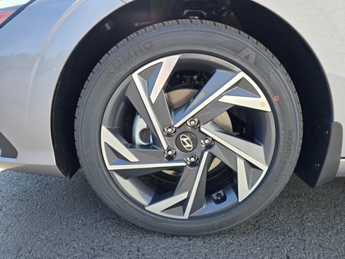 New 2025 Hyundai Elantra Sport image 10