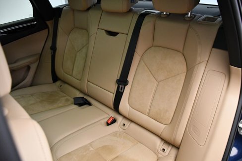 Certified 2021 Porsche Macan image 46