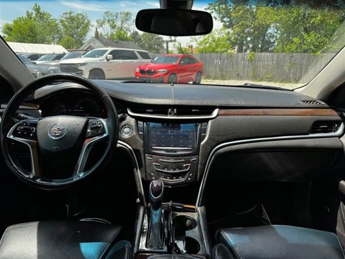 Used 2013 Cadillac XTS Luxury image 32