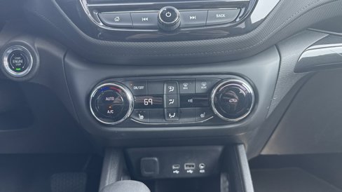 Used 2022 Chevrolet TrailBlazer LT w/ Convenience Package image 22