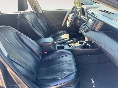 Used 2017 Toyota RAV4 LE image 15