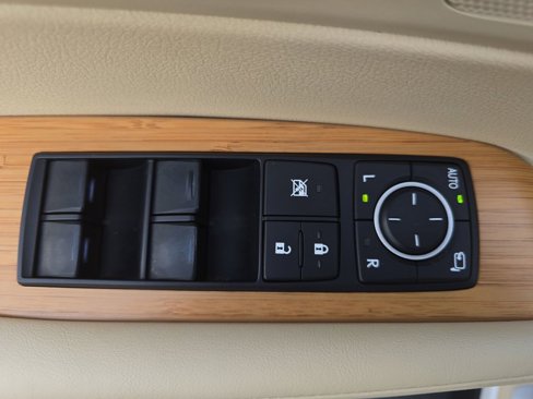 Used 2015 Lexus RX 450h AWD image 29