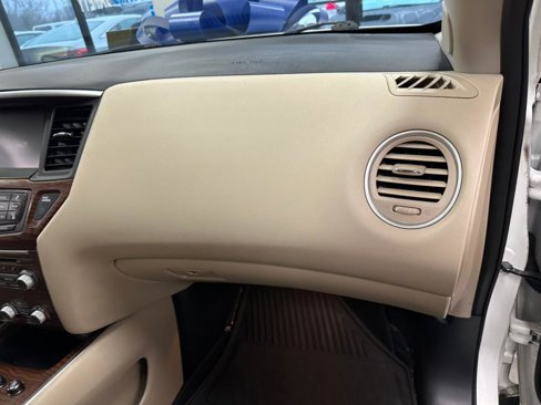 Used 2018 Nissan Pathfinder Platinum image 36