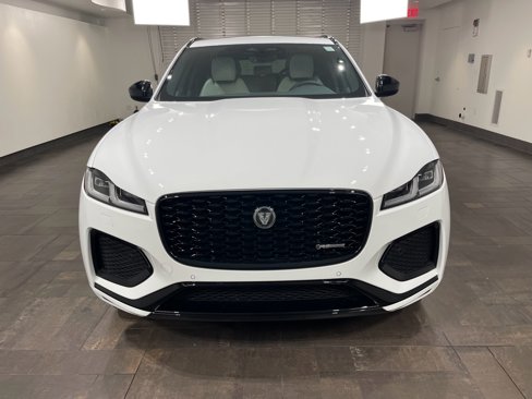 Used 2025 Jaguar F-PACE R-Dynamic S image 2