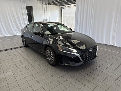 Used 2023 Nissan Altima 2.5 SV image 3