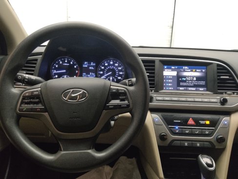 Used 2017 Hyundai Elantra SE image 22