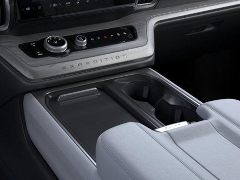 New 2025 Ford Expedition Max Platinum image 15