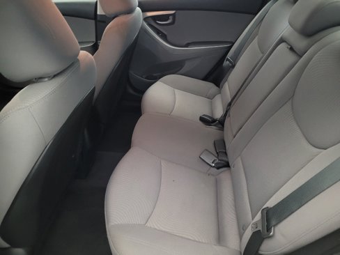 Used 2016 Hyundai Elantra SE image 18