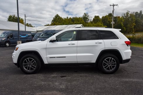 Used 2019 Jeep Grand Cherokee Laredo w/ 18" Wheel & 8.4" Radio Group image 6