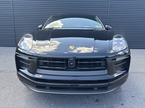 Certified 2025 Porsche Macan image 7