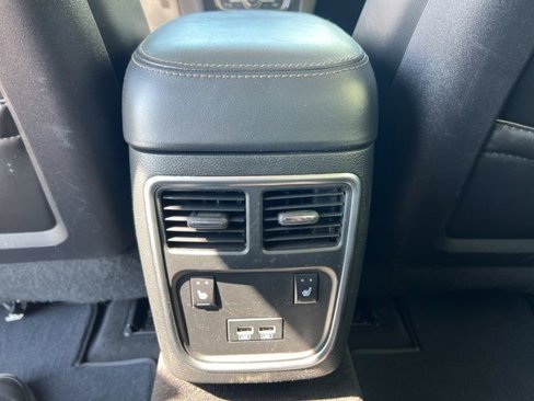 Used 2019 Chrysler 300 Limited image 19