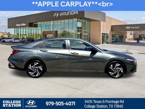 Used 2025 Hyundai Elantra Sport image 8