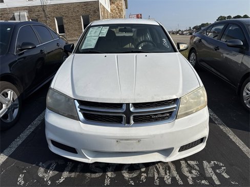 Used 2012 Dodge Avenger SE image 2