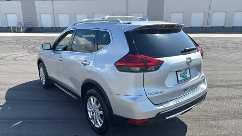Used 2017 Nissan Rogue SV w/ SV Family Package image 11