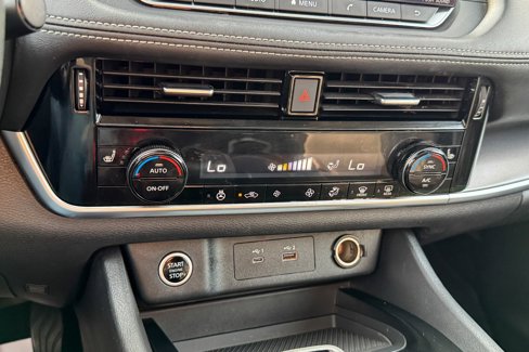 Used 2022 Nissan Rogue SV w/ SV Premium Package image 19