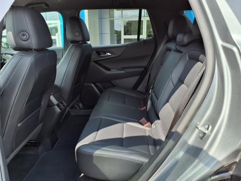 Used 2025 Chevrolet Equinox LT w/ Convenience Package II image 12