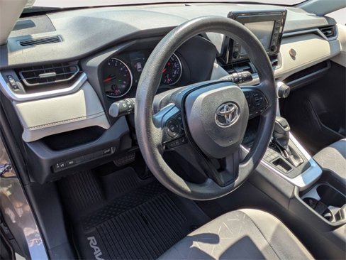 Used 2020 Toyota RAV4 XLE image 10