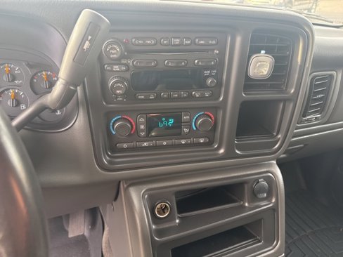 Used 2006 Chevrolet Silverado 1500 LT w/ Light Duty Power Package image 13