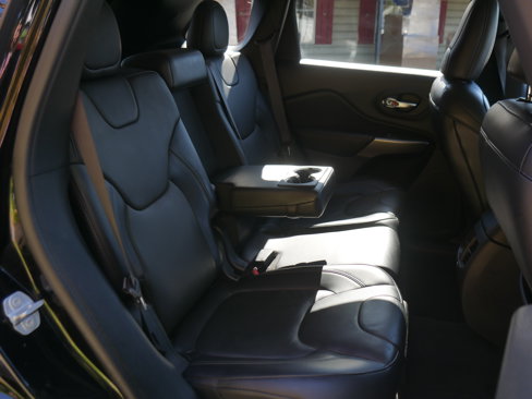 Used 2019 Jeep Cherokee Limited w/ Luxury Group image 32