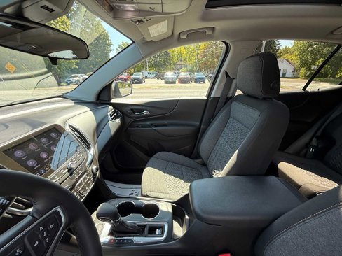 Used 2024 Chevrolet Equinox LT image 18