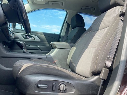 Used 2020 Chevrolet Traverse LT image 13