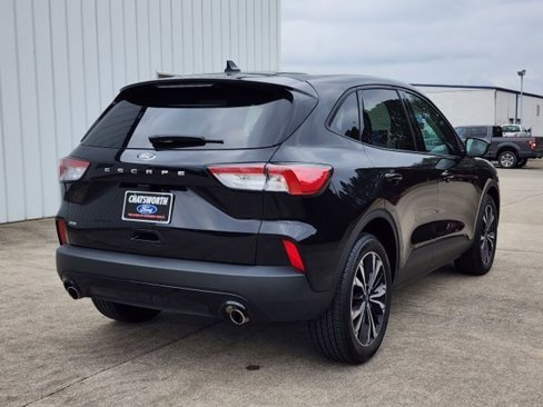 Used 2022 Ford Escape SE w/ SE Sport Appearance Package image 3