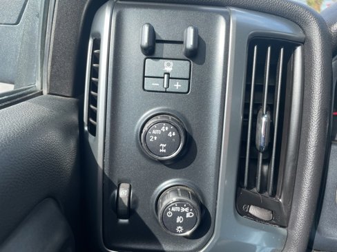 Used 2015 Chevrolet Silverado 1500 LT w/ LT Convenience Package image 3