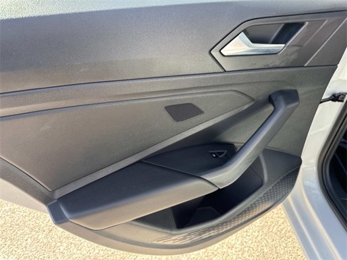 Used 2025 Volkswagen Jetta Sport image 8