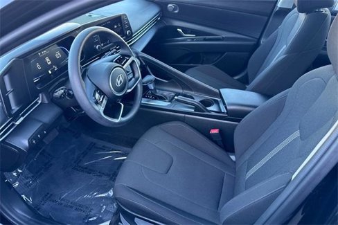 Certified 2024 Hyundai Elantra SE image 10