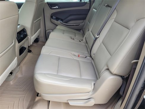 Used 2019 Chevrolet Suburban LT image 19