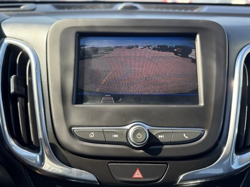 Used 2020 Chevrolet Equinox LT w/ Driver Convenience Package image 16