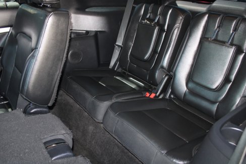 Used 2016 Ford Explorer XLT w/ Equipment Group 202A image 12