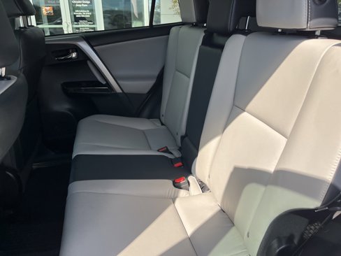 Used 2016 Toyota RAV4 Limited image 16