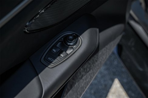 New 2025 Aston Martin V8 Vantage Coupe image 30