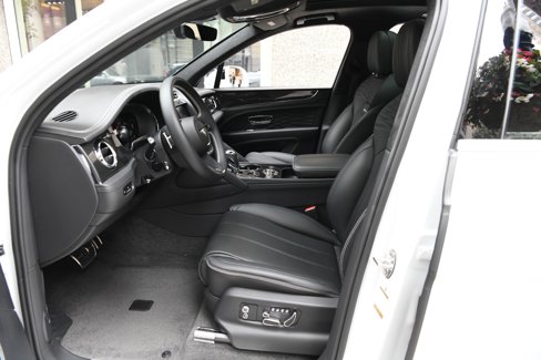 Used 2024 Bentley Bentayga image 8
